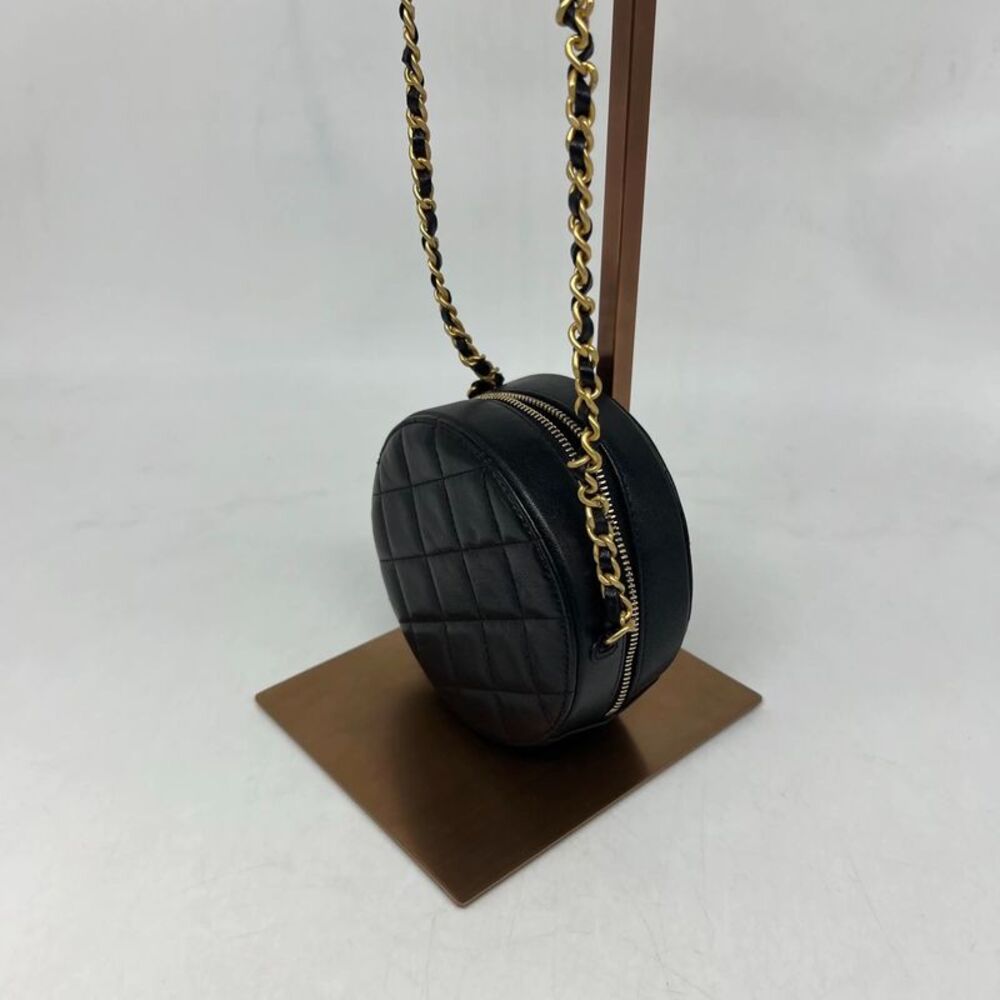 Chanel Women Pre-Loved Bag Very Good Condition - Picture 9 of 9